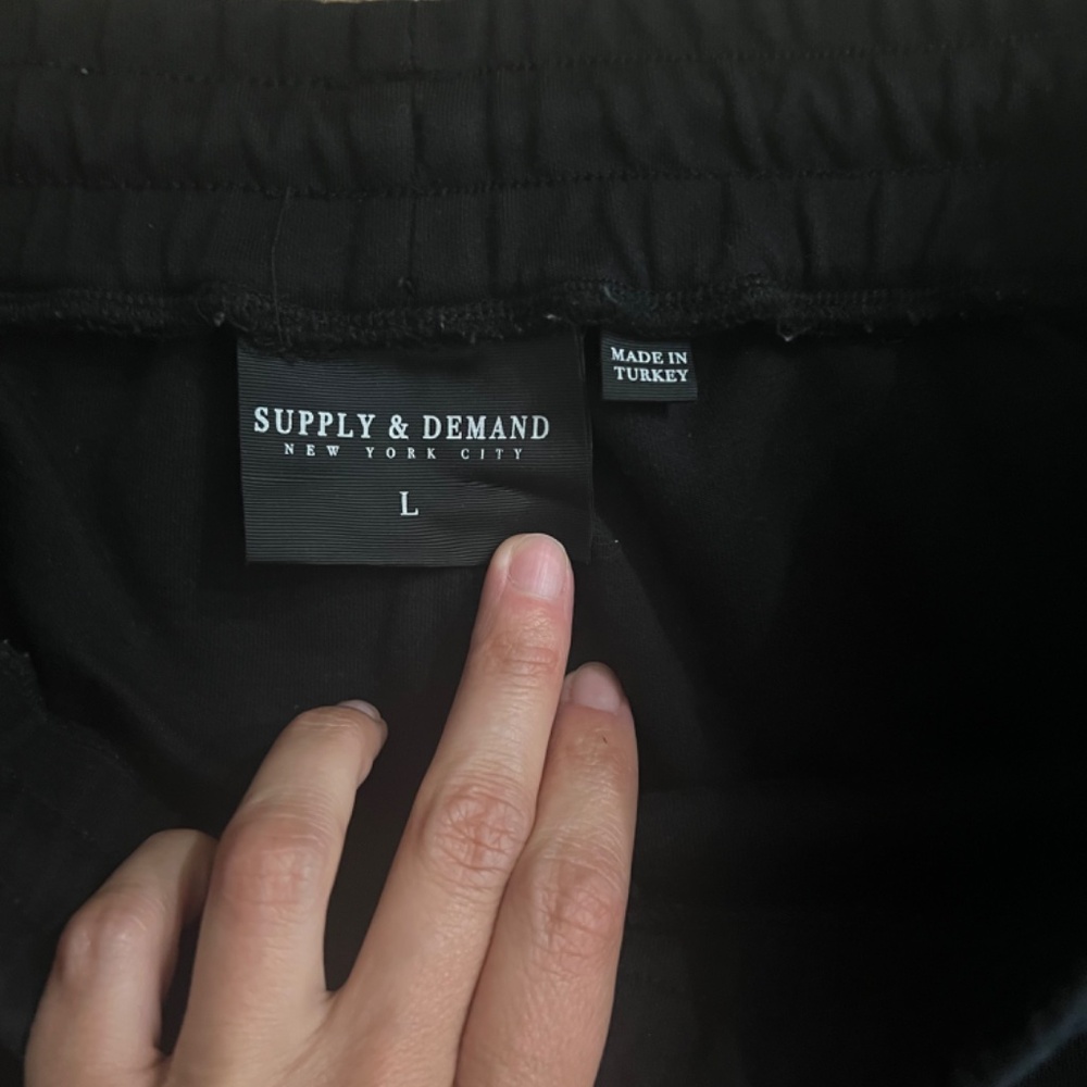 Men’s supply and demand joggers - Picture 3 of 3
